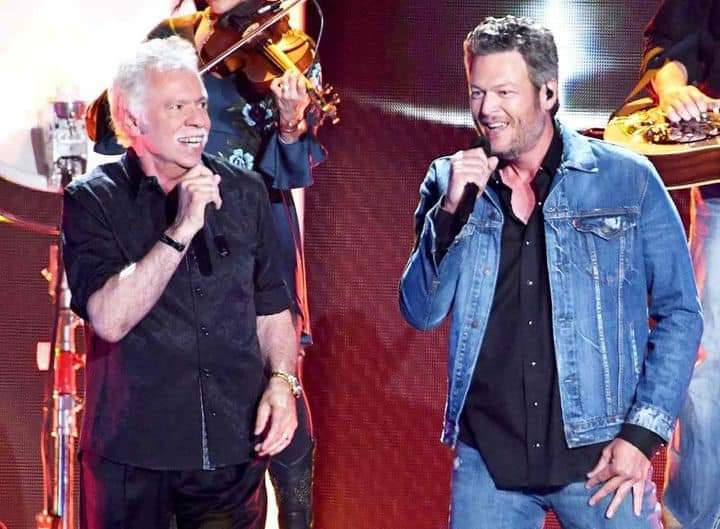 He experienced a great loss. Whatever your opinion of Blake Shelton, he didn’t deserve this