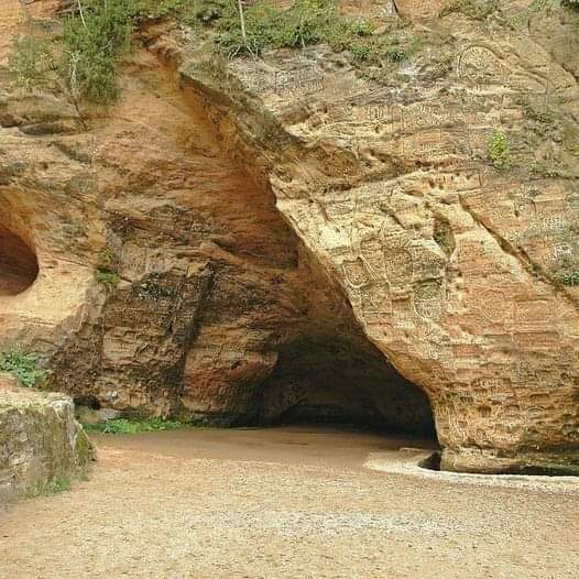 For 25 years, a man has been living alone in a cave with his dog. Take a look inside the cave now!