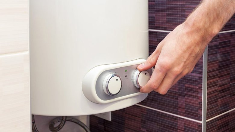 Mos e mbaj dushin ndezur gjatë gjithë kohës! Ekspertët tregojnë trukun që kursen energji pa të lënë të ftohesh në dimër